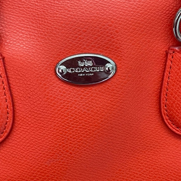 Coach - Picture 2 of 11